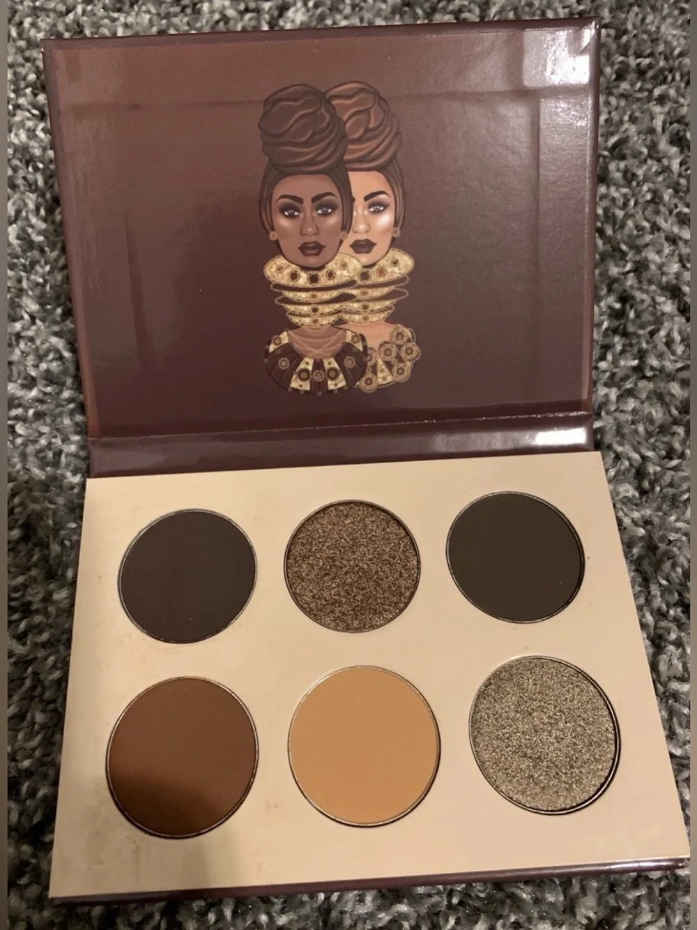 The Chocolates by Juvia’s Place eyeshadow palette